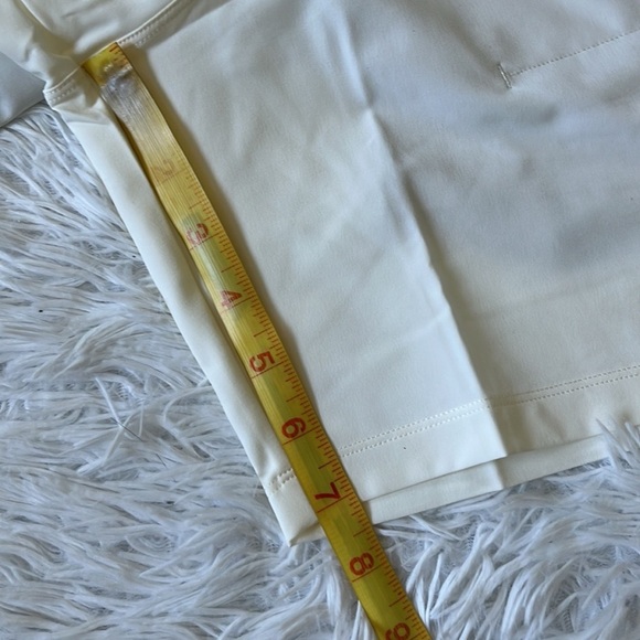 New FABLETICS Men’s 7” The Fundamental Short II Lined bone size Small - Picture 8 of 11